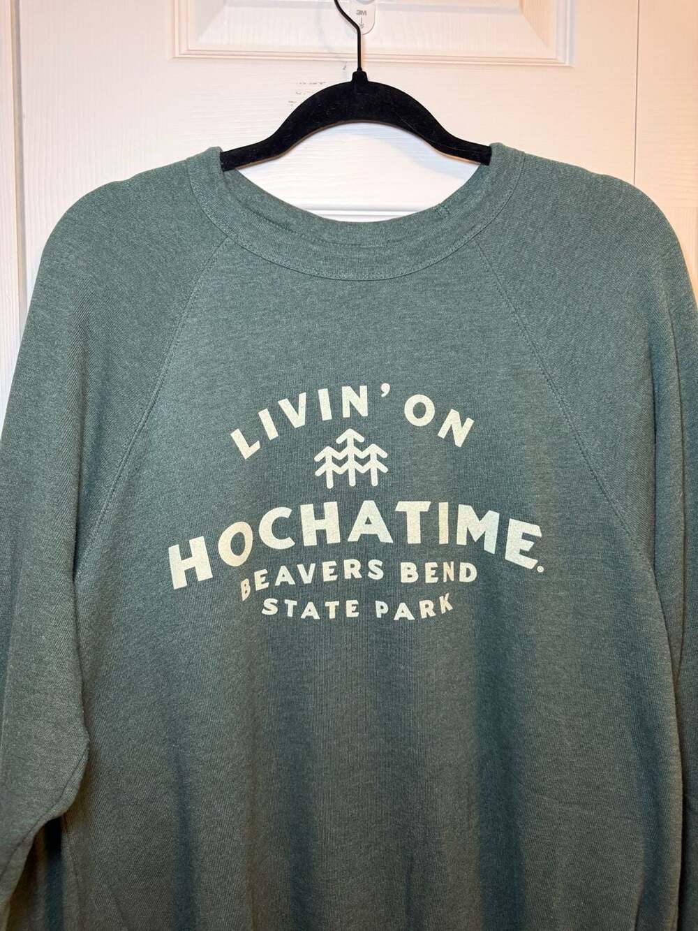 Hochatime Livin' On Hochatime Beavers Bend State Park Crewneck Green XL